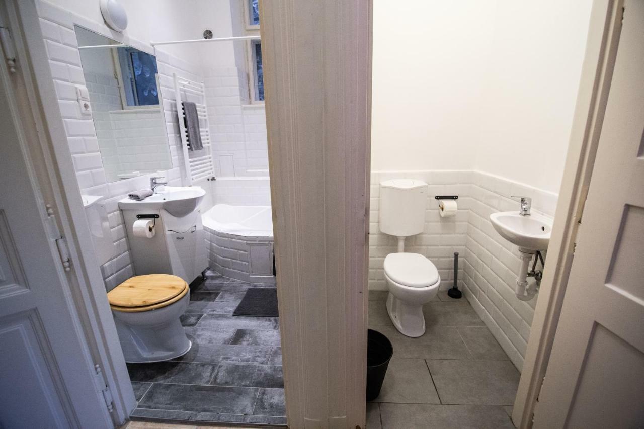 Cheerful And Cozy 2 Bedrooms 2 Bathrooms Apartment With Top Location Boedapest Buitenkant foto