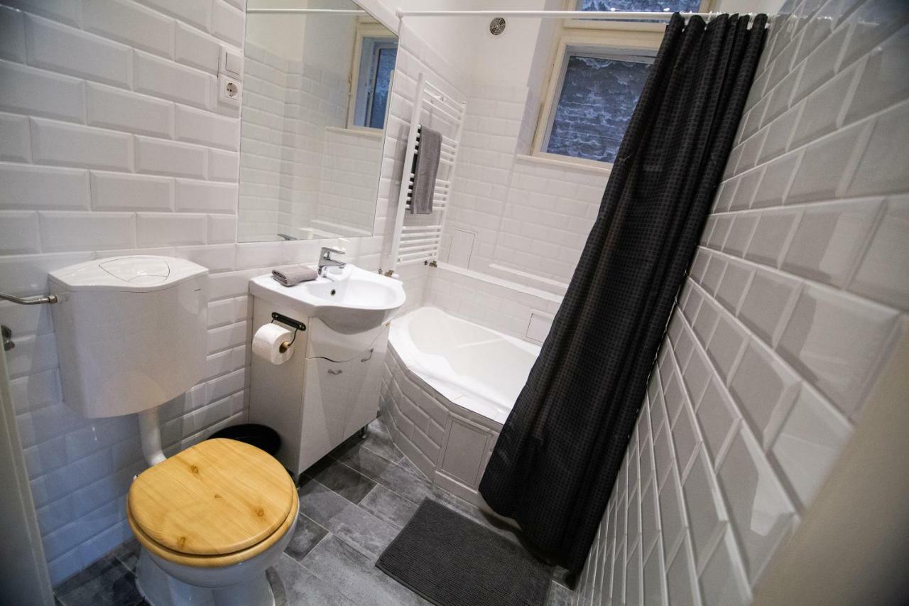 Cheerful And Cozy 2 Bedrooms 2 Bathrooms Apartment With Top Location Boedapest Buitenkant foto
